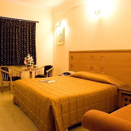 Park Plaza Hotel Коимбатур Экстерьер фото